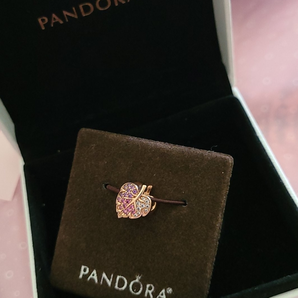 Pandora Rose Sparking Pave Leaf Charm